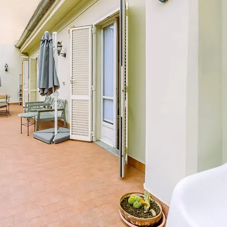 Guesthost - S Secret Spot Terrace And Charm *